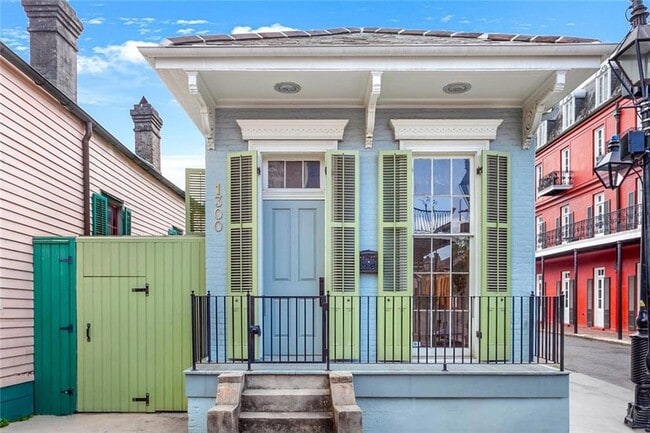Building Photo - 1300 Chartres St
