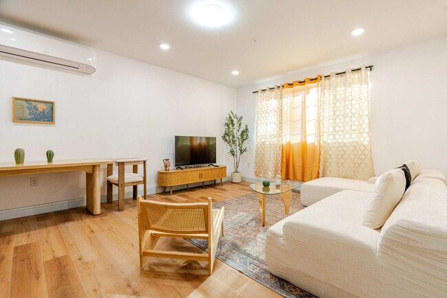 Photo - 1384 Ridge Ave Unit ID1314960P