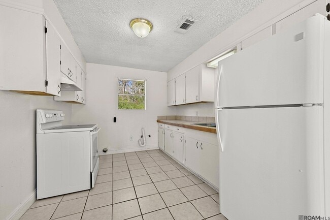 Photo - 27859 Frindik Ln