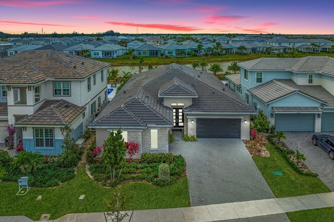 Building Photo - 12272 Waterstone Cir