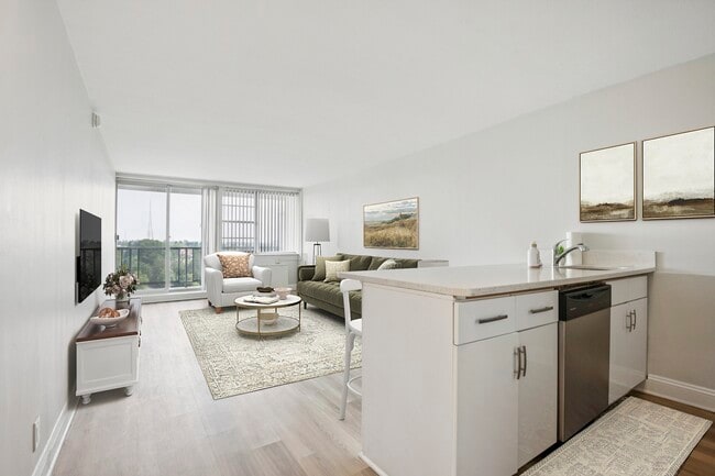 Building Photo - Chestnut Hill Tower