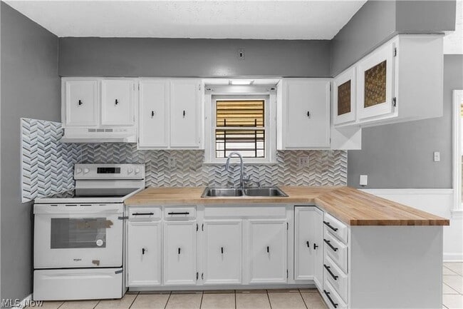 Photo - 52 Rhoda Ave