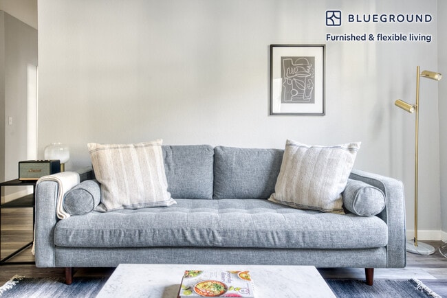 Photo - 30 Buckingham Dr Unit FL0-ID576