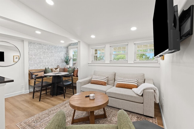 Building Photo - 221 Ardmore Dr Unit SI ID1262764P