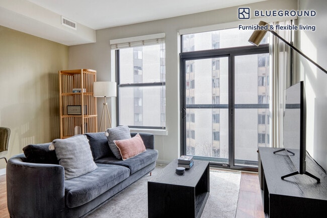 Building Photo - 1011 4th St NW Unit FL5-ID724