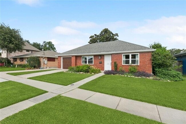 Photo - 1433 Poinsettia Dr