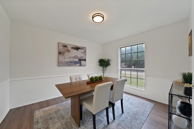 Photo - 7548 Meadow Creek Dr
