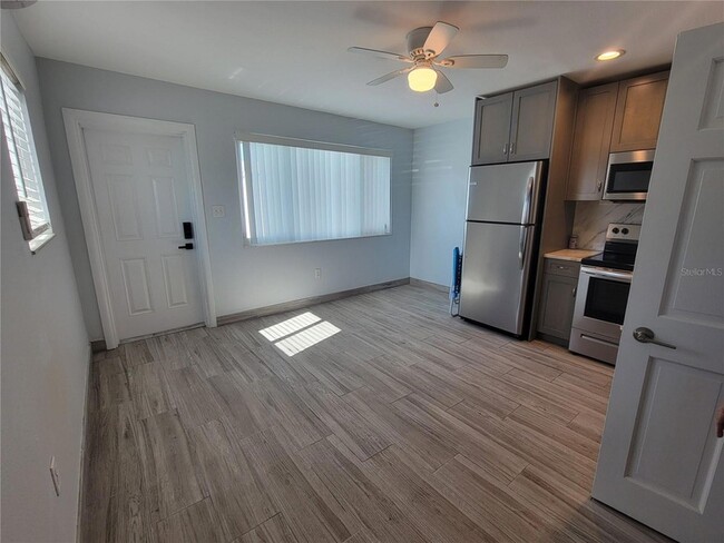 Photo - 605 69th Ave