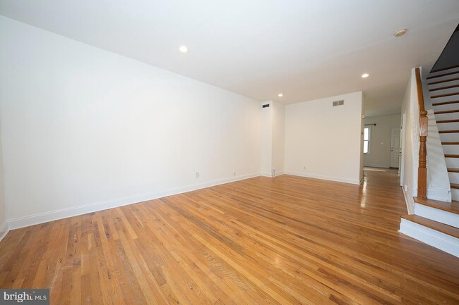 Photo - 2822 Ogden St