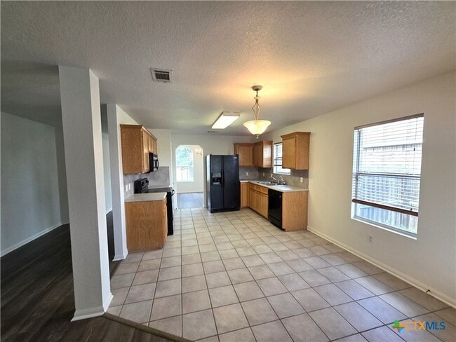 Photo - 2402 Mikulec Dr