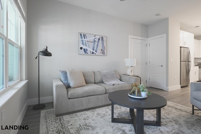 Building Photo - 3060 Southcreek Blvd Unit 8-106