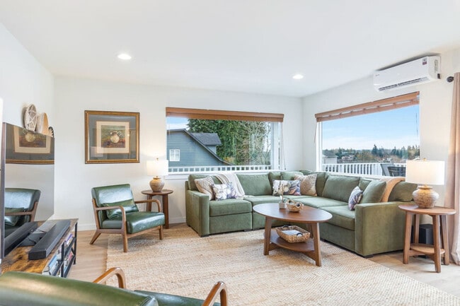 Building Photo - 11704 20th St NE Unit ID1231222P