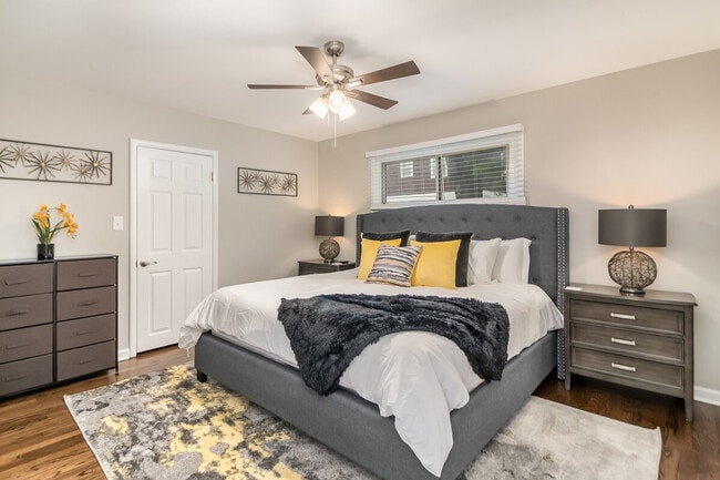 Photo - 649 Edgebrook Terrace Unit ID1285083P