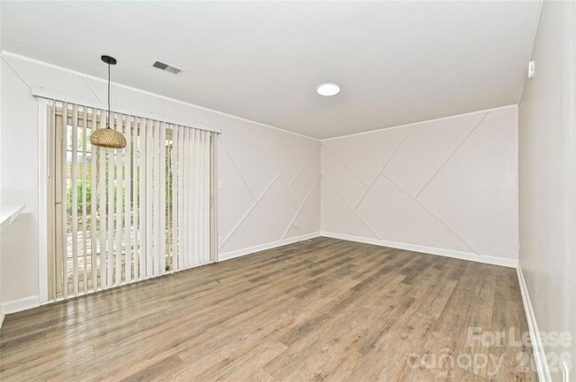 Photo - 8439 Country Oaks Rd