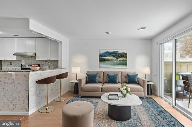 Photo - 8619 Welbeck Way