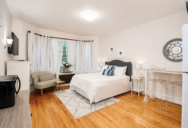 Building Photo - 1253 Beacon St Unit SI FL1-ID1237926P