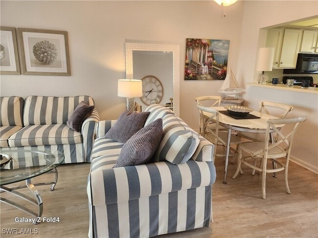 Photo - 805 River Point Dr