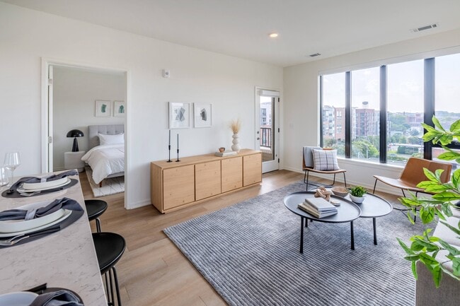 Building Photo - Rigsbee Collection