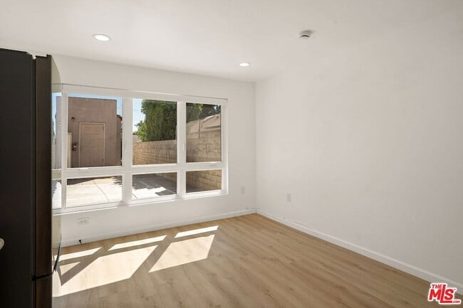 Photo - 435 W Elk Ave