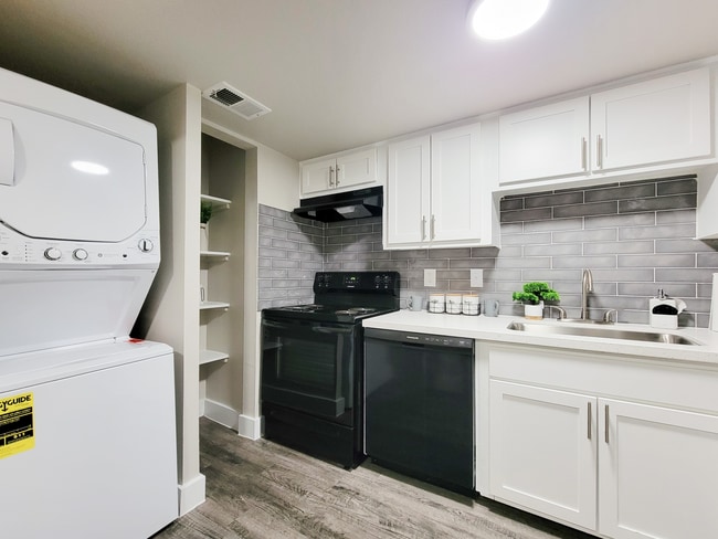 Building Photo - Arcata Townhomes