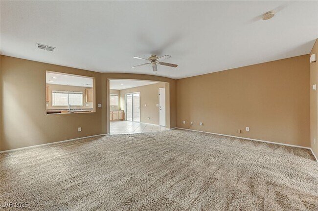 Photo - 83 Lockheed Ave