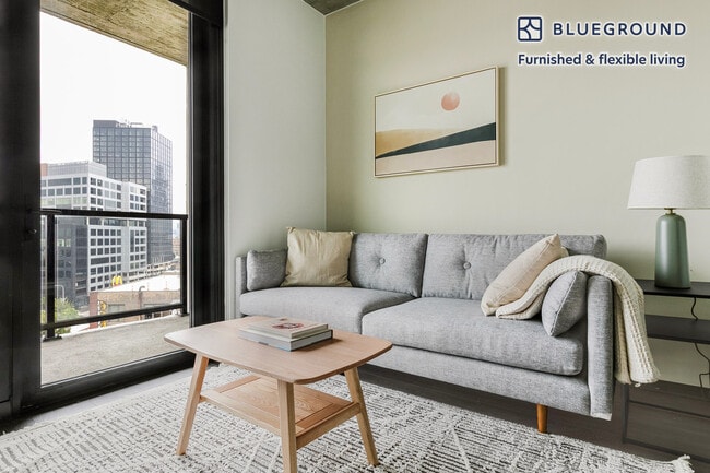 Building Photo - 1454 W Randolph St Unit PL FL9-ID1308