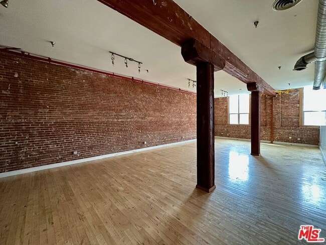 Photo - 726 S Santa Fe Ave