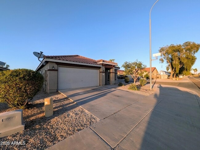 Photo - 2404 W Roeser Rd