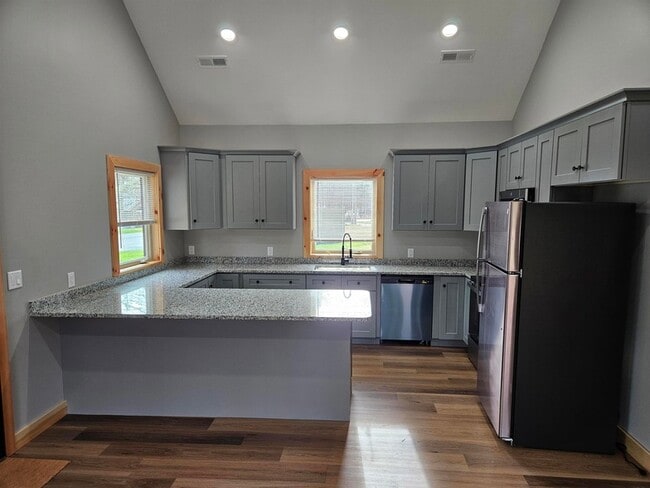 Photo - 19 Steele Dr