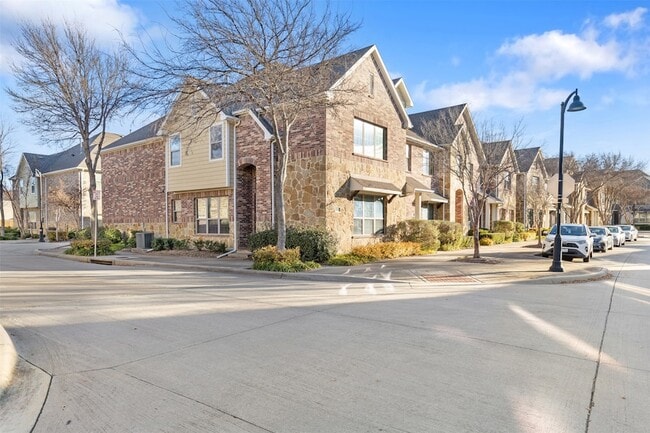 Photo - 201 Brick Row