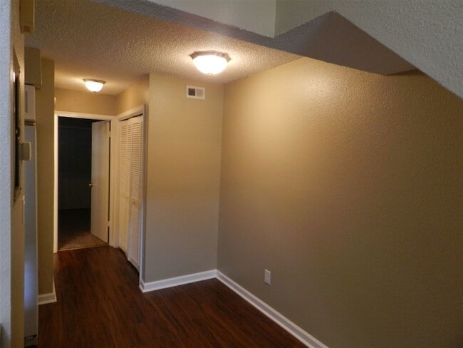 Photo - 2388 Parrot Ln