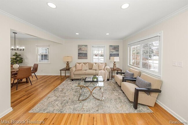 Photo - 695 Graefield Ct