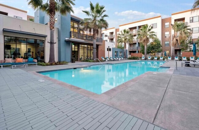 Photo - 251 Brandon St Unit SI FL3-ID1280558P