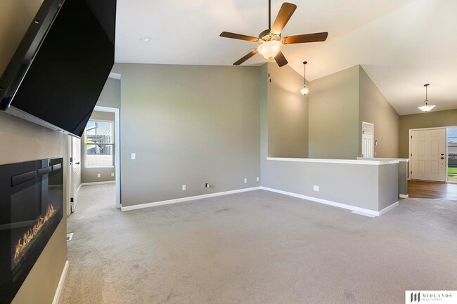 Photo - 7822 S 184th Ave