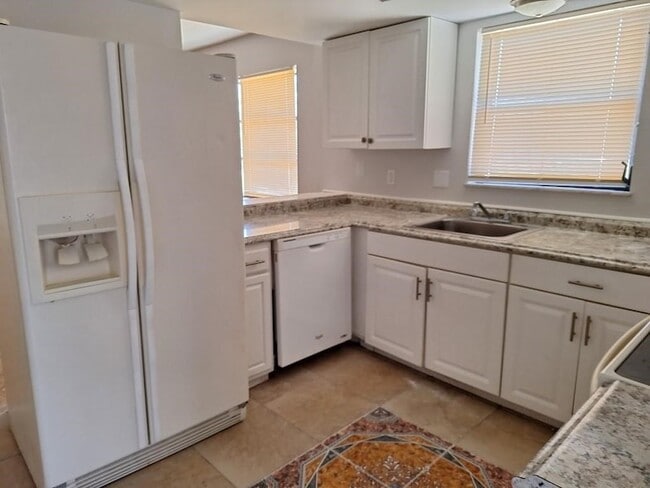 Photo - 1758 Mistletoe St