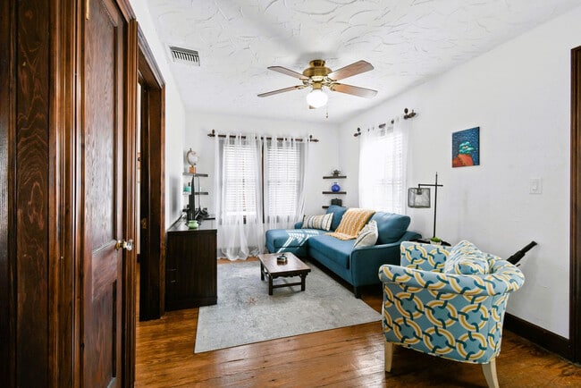 Building Photo - 414 Lake Shore Dr Unit ID1326851P