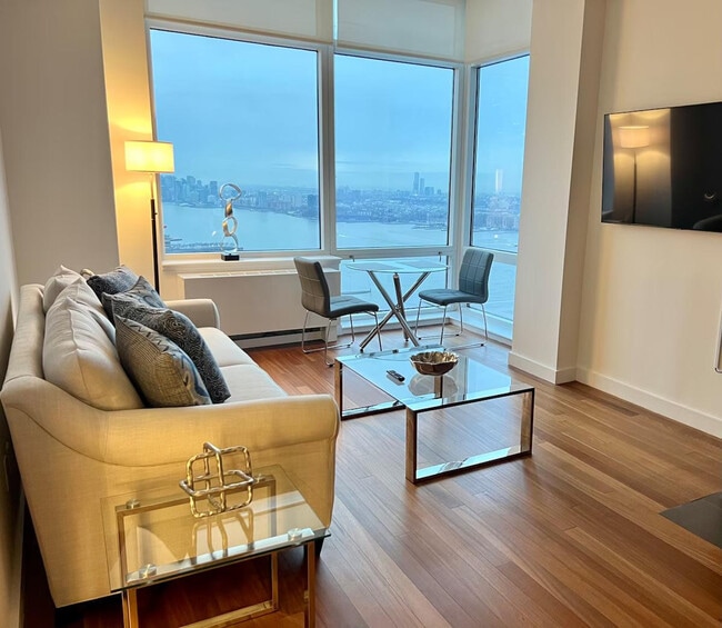 Building Photo - 312 W 42nd St Unit SI ID1461701P