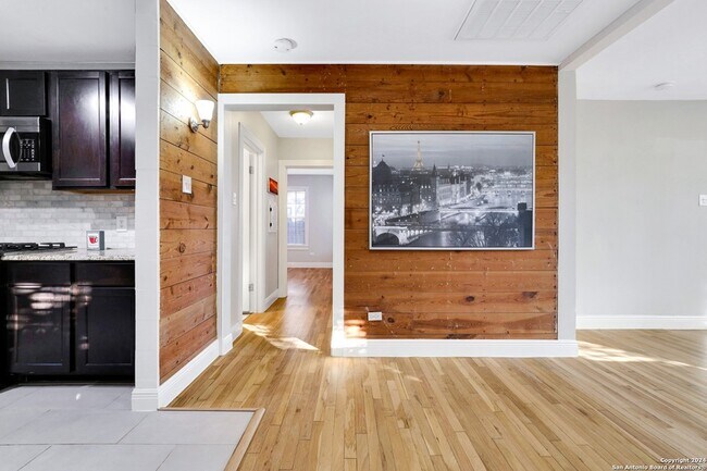 Photo - 219 E French Pl