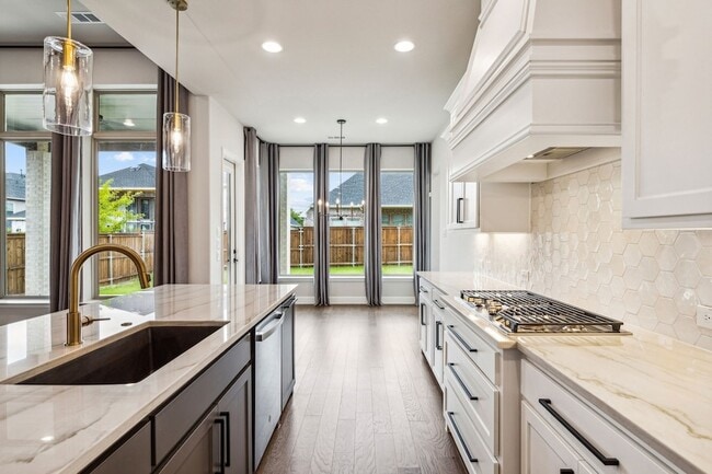 Photo - 2232 Grey September St