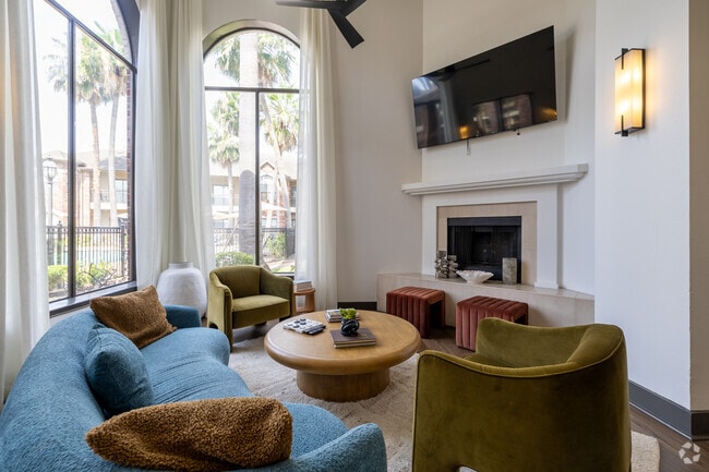 Clubhouse - Elle at the Medical Center