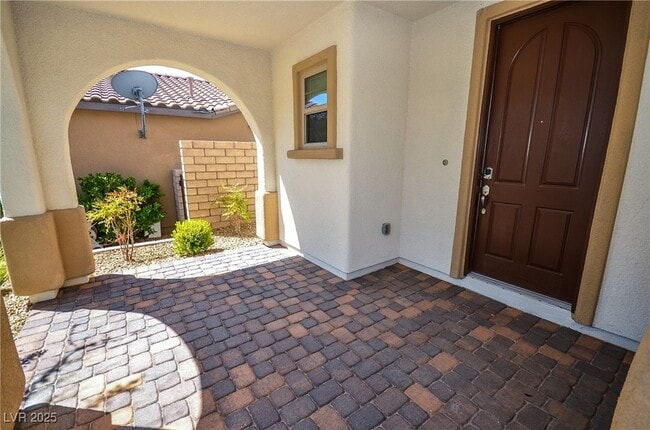 Photo - 685 Catalina Aisle St