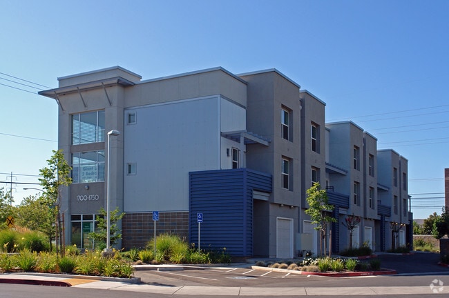 The Mezzo - Sacramento, CA 8 units available | CorporateHousing