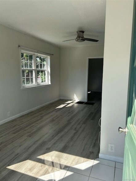 Photo - 1572 Main Rd