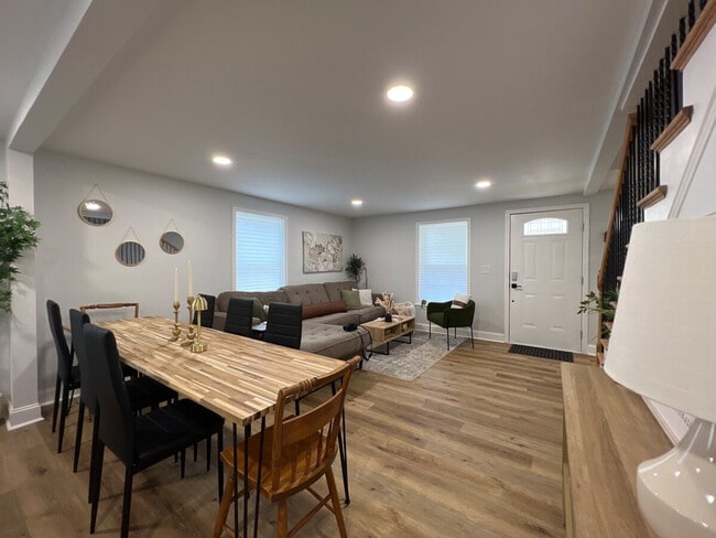 Photo - 24 Seth St Unit ID1234793P