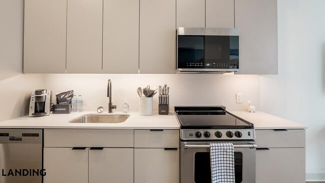 Photo - 1529 N Fremont St Unit 310