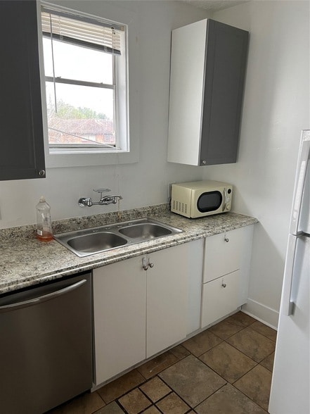 Photo - 5105 Crawford St Unit 2