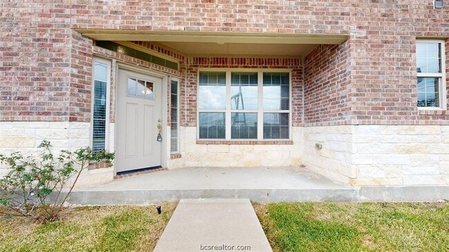 Photo - 2139 Big River St