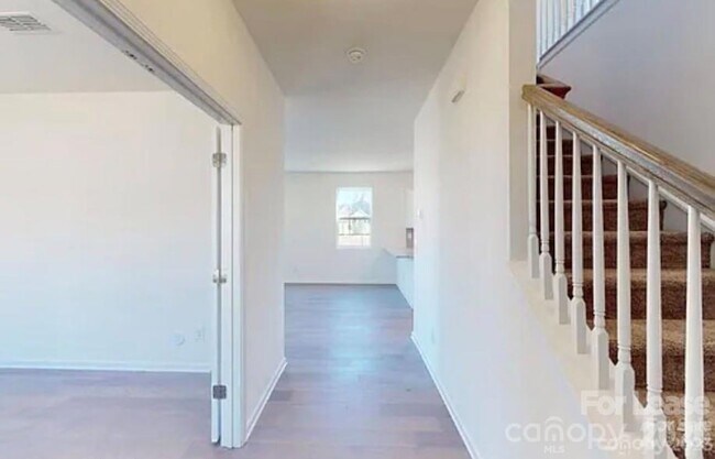 Photo - 2650 Trinity St