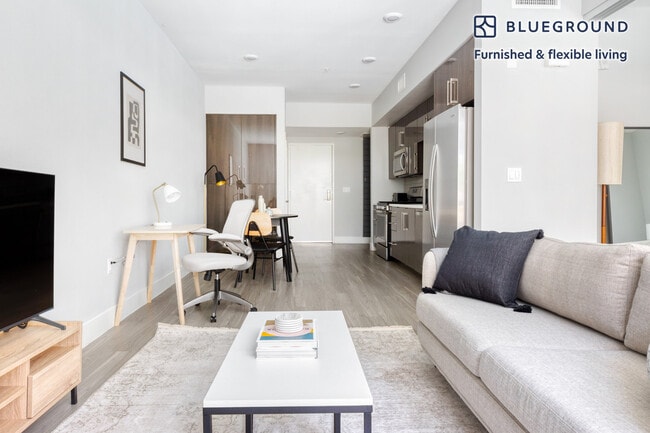 Photo - 230 W 3rd St Unit FL3-ID737