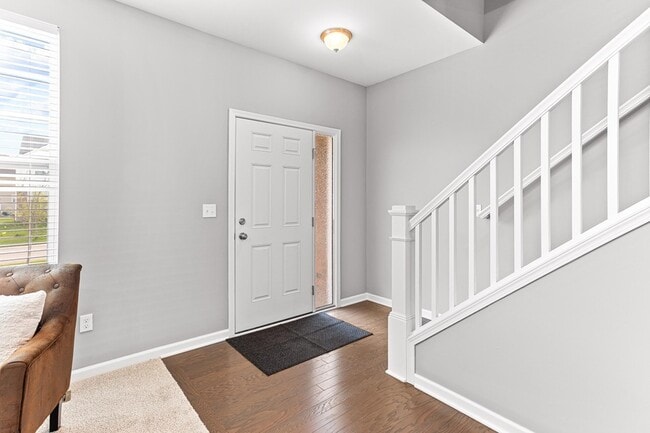 Photo - 286 Springview St